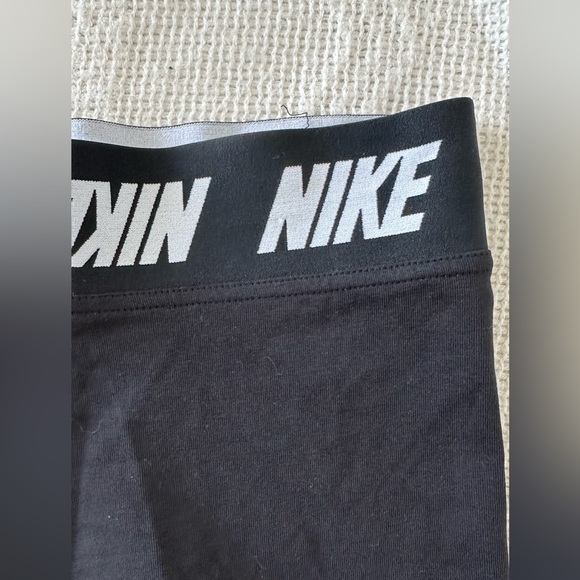 Nike Women’s Leggings - Picture 8 of 9